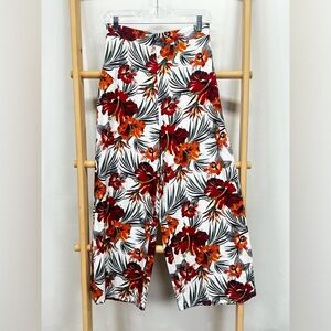 HAVER & BLAIR White with red/orange hibiscus print wide leg crop pants size S.